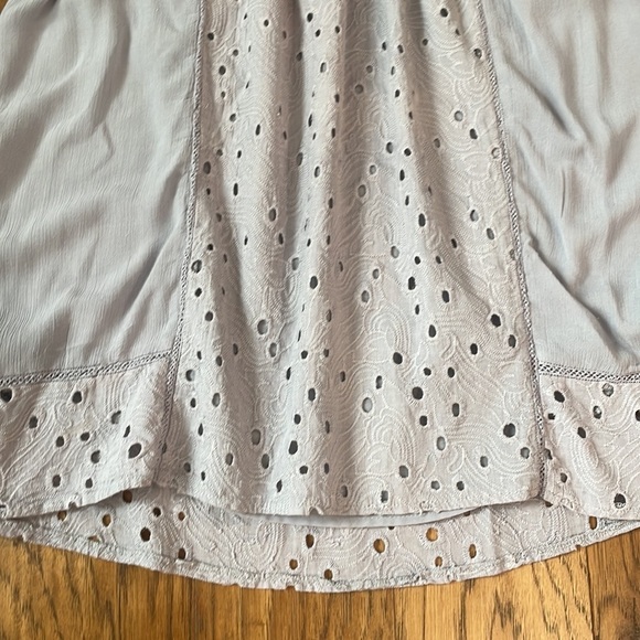Knox Rose Grey and Blue Sleeveless Embroidered Blouse Top size M - Picture 4 of 7